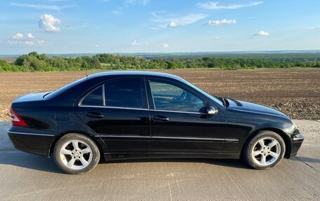 Mercedes-Benz C-Класс, 2005 год, 649 000 рублей, 2 фотография