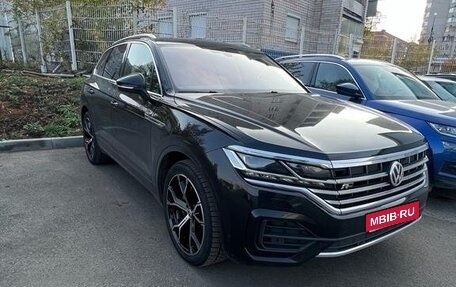 Volkswagen Touareg III, 2018 год, 4 990 000 рублей, 1 фотография