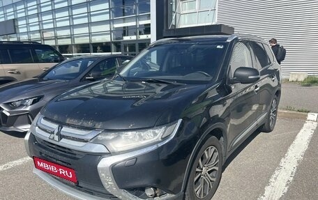 Mitsubishi Outlander III рестайлинг 3, 2015 год, 1 519 000 рублей, 1 фотография