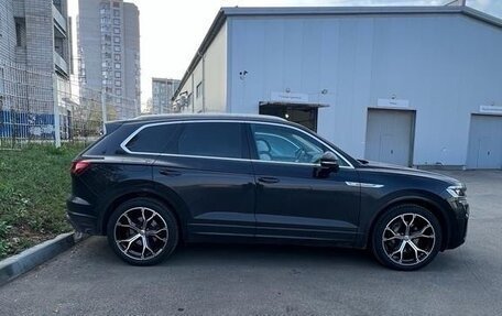 Volkswagen Touareg III, 2018 год, 4 990 000 рублей, 4 фотография