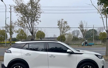 Peugeot 2008 II, 2021 год, 1 250 000 рублей, 2 фотография