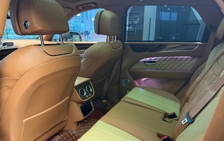 Bentley Bentayga I, 2021 год, 22 500 000 рублей, 13 фотография