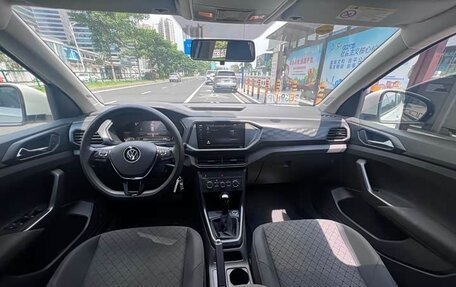 Volkswagen T-Cross I, 2023 год, 1 770 000 рублей, 12 фотография