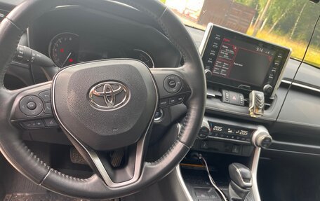 Toyota RAV4, 2021 год, 3 900 000 рублей, 7 фотография