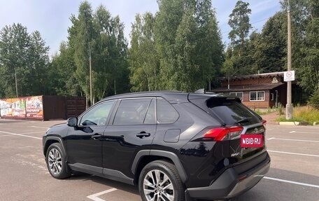 Toyota RAV4, 2021 год, 3 900 000 рублей, 4 фотография