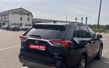 Toyota RAV4, 2021 год, 3 900 000 рублей, 3 фотография
