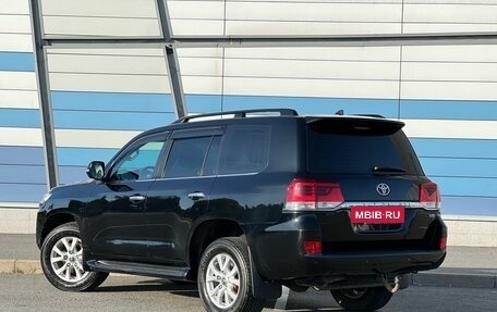 Toyota Land Cruiser 200, 2018 год, 6 215 000 рублей, 7 фотография
