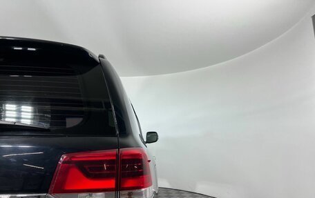 Toyota Land Cruiser 200, 2018 год, 6 215 000 рублей, 10 фотография