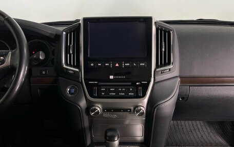 Toyota Land Cruiser 200, 2018 год, 6 215 000 рублей, 19 фотография