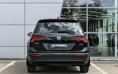 Volkswagen Tiguan II, 2018 год, 2 595 000 рублей, 4 фотография