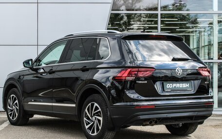 Volkswagen Tiguan II, 2018 год, 2 595 000 рублей, 2 фотография