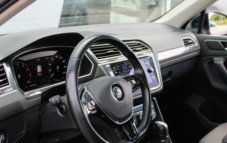 Volkswagen Tiguan II, 2018 год, 2 595 000 рублей, 6 фотография
