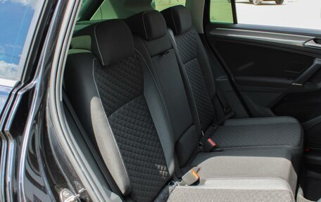 Volkswagen Tiguan II, 2018 год, 2 595 000 рублей, 11 фотография