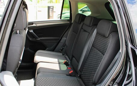 Volkswagen Tiguan II, 2018 год, 2 595 000 рублей, 8 фотография
