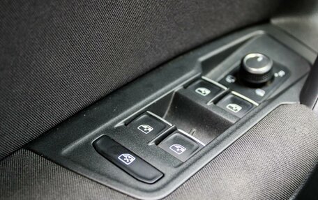 Volkswagen Tiguan II, 2018 год, 2 595 000 рублей, 17 фотография