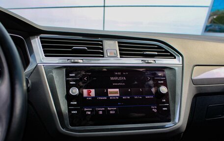 Volkswagen Tiguan II, 2018 год, 2 595 000 рублей, 15 фотография