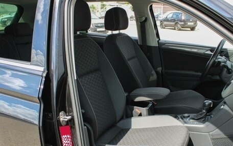 Volkswagen Tiguan II, 2018 год, 2 595 000 рублей, 10 фотография