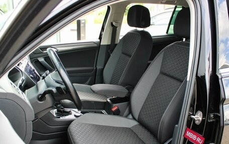 Volkswagen Tiguan II, 2018 год, 2 595 000 рублей, 7 фотография