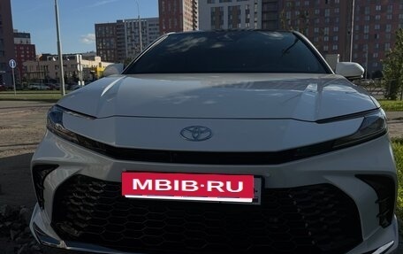 Toyota Camry, 2025 год, 3 970 000 рублей, 2 фотография