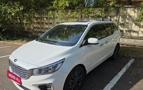 KIA Carnival III, 2018 год, 3 050 000 рублей, 2 фотография