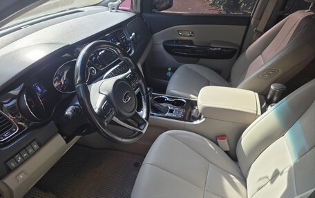 KIA Carnival III, 2018 год, 3 050 000 рублей, 9 фотография