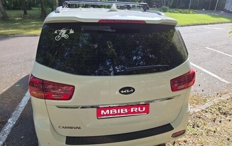 KIA Carnival III, 2018 год, 3 050 000 рублей, 5 фотография