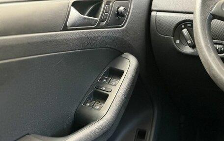 Volkswagen Jetta VI, 2015 год, 1 240 000 рублей, 14 фотография