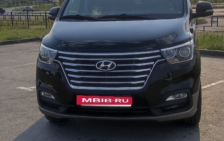 Hyundai Grand Starex Grand Starex I рестайлинг 2, 2020 год, 3 600 000 рублей, 3 фотография