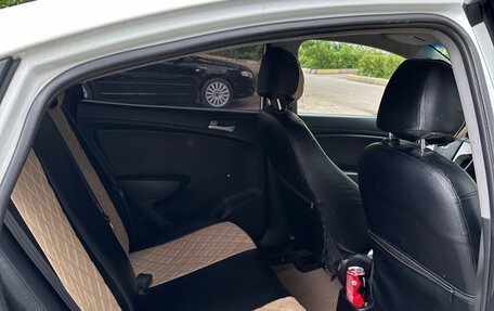Hyundai Solaris II рестайлинг, 2015 год, 390 000 рублей, 6 фотография
