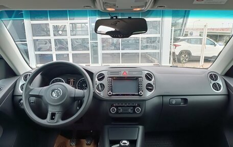 Volkswagen Tiguan I, 2011 год, 1 095 000 рублей, 13 фотография