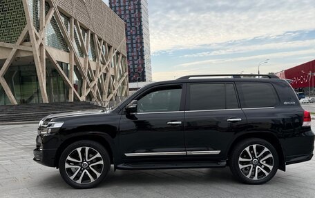 Toyota Land Cruiser 200, 2017 год, 9 850 000 рублей, 6 фотография