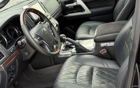 Toyota Land Cruiser 200, 2017 год, 9 850 000 рублей, 12 фотография
