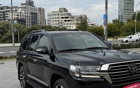Toyota Land Cruiser 200, 2017 год, 9 850 000 рублей, 2 фотография