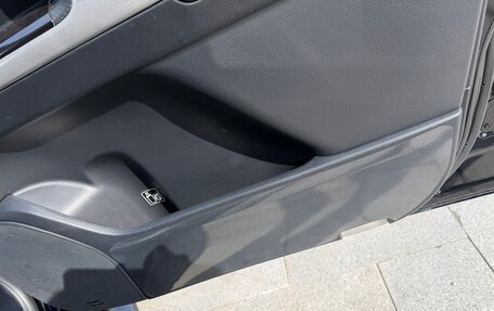 Toyota Land Cruiser 200, 2017 год, 9 850 000 рублей, 25 фотография