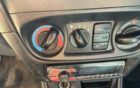 Nissan Almera, 2005 год, 335 000 рублей, 24 фотография