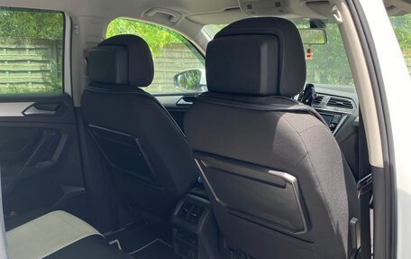 Volkswagen Tiguan II, 2018 год, 1 850 000 рублей, 6 фотография