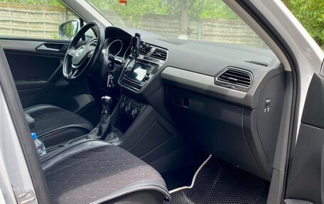 Volkswagen Tiguan II, 2018 год, 1 850 000 рублей, 8 фотография