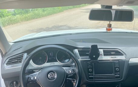 Volkswagen Tiguan II, 2018 год, 1 850 000 рублей, 7 фотография