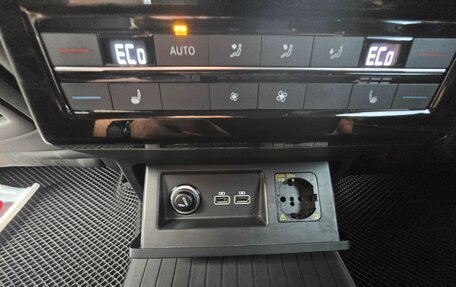 Volkswagen Touareg III, 2020 год, 5 860 000 рублей, 9 фотография