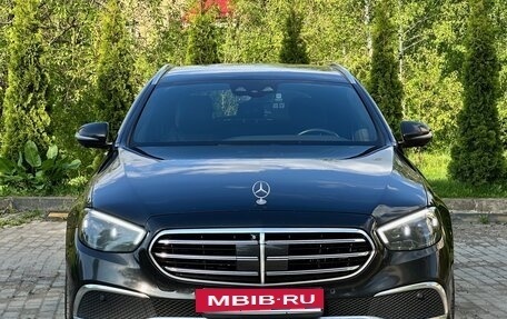 Mercedes-Benz E-Класс, 2020 год, 4 100 000 рублей, 4 фотография