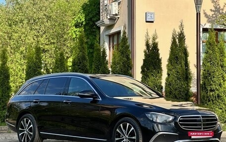 Mercedes-Benz E-Класс, 2020 год, 4 100 000 рублей, 5 фотография