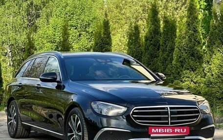 Mercedes-Benz E-Класс, 2020 год, 4 100 000 рублей, 6 фотография