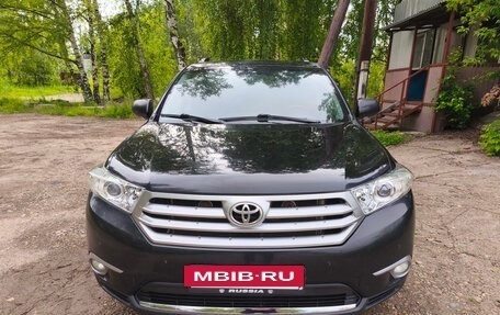 Toyota Highlander III, 2013 год, 2 370 000 рублей, 3 фотография