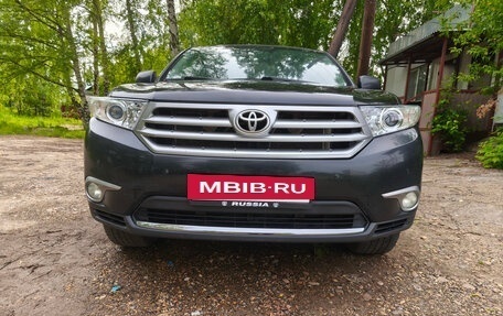 Toyota Highlander III, 2013 год, 2 370 000 рублей, 4 фотография
