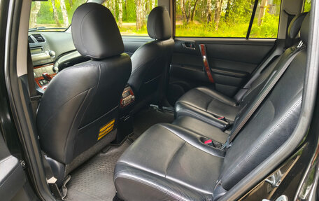 Toyota Highlander III, 2013 год, 2 370 000 рублей, 18 фотография