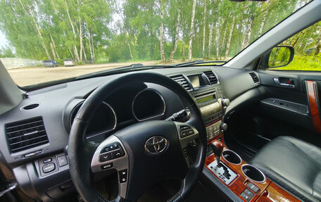 Toyota Highlander III, 2013 год, 2 370 000 рублей, 20 фотография