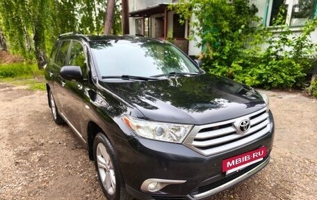 Toyota Highlander III, 2013 год, 2 370 000 рублей, 34 фотография