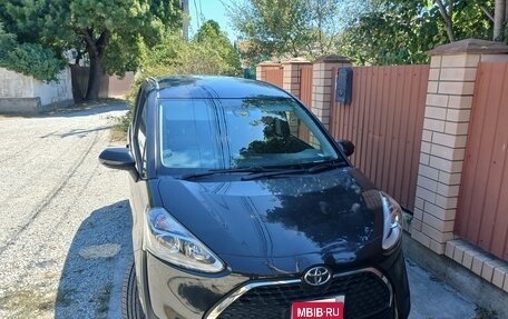 Toyota Sienta II, 2020 год, 1 550 000 рублей, 1 фотография