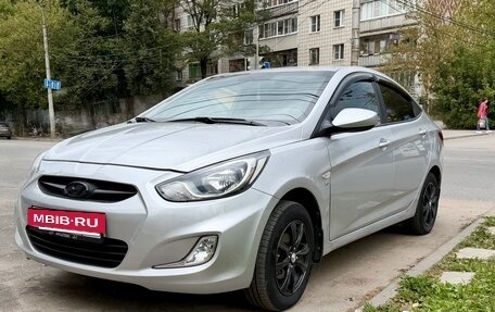 Hyundai Solaris II рестайлинг, 2013 год, 890 000 рублей, 4 фотография