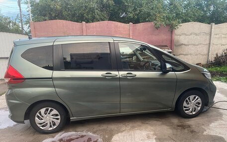 Honda Freed II, 2021 год, 1 600 000 рублей, 10 фотография